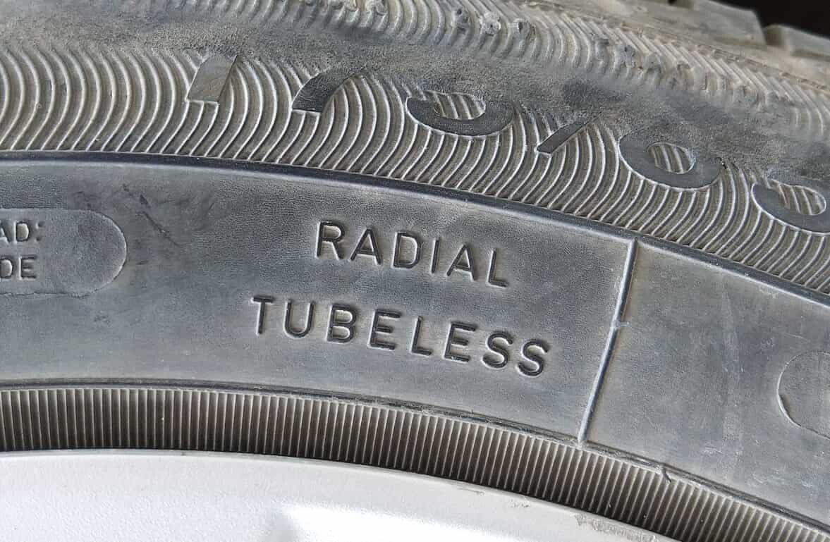 Historie a přínos bezdušové pneumatiky
