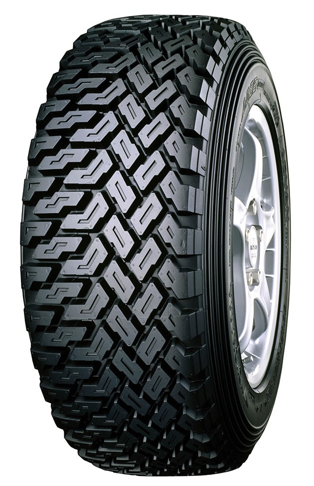 YOKOHAMA ADVAN A035 A70H 185/65 R 15 88Q